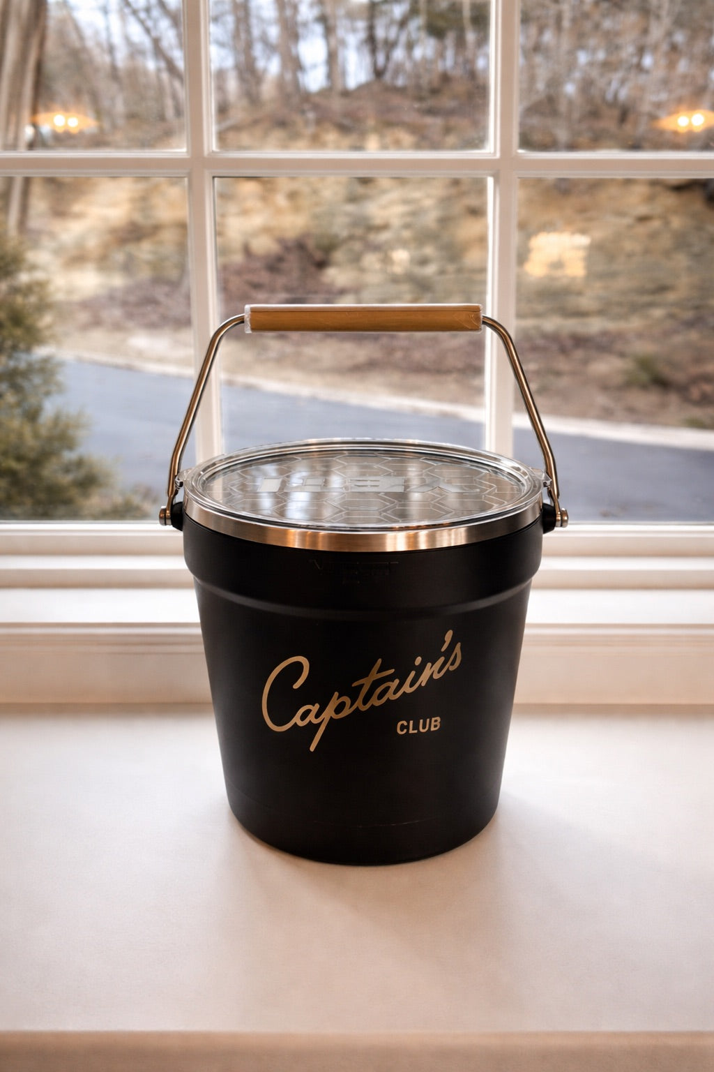 Yeti Rambler Captain's Club Beverage Bucket